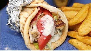 HOW TO MAKE CHICKEN SOUVLAKI IN A PITA |TZATZIKI SAUCE