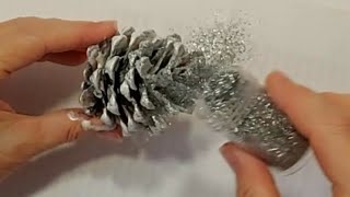 видео: ЗАЛИВАЮ обычные ШИШКИ КРАСКО-КЛЕЕМ. ПОТРЯСАЮЩИЙ РЕЗУЛЬТАТ! DIY поделки-природных материалов.новыйгод картинка: ЗАЛИВАЮ обычные ШИШКИ КРАСКО-КЛЕЕМ. ПОТРЯСАЮЩИЙ РЕЗУЛЬТАТ! DIY поделки-природных материалов.новыйгод