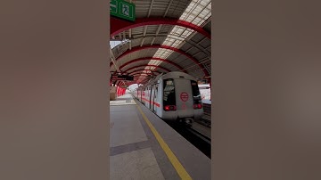 Delhi Metro 🚇 in a quick snap #shorts #ytshorts