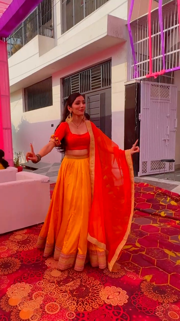Dance Ne Ye Kya Kia ? #neetubisht #minivlog #wedding #lakhneet #youtubeshorts #shorts #shadi