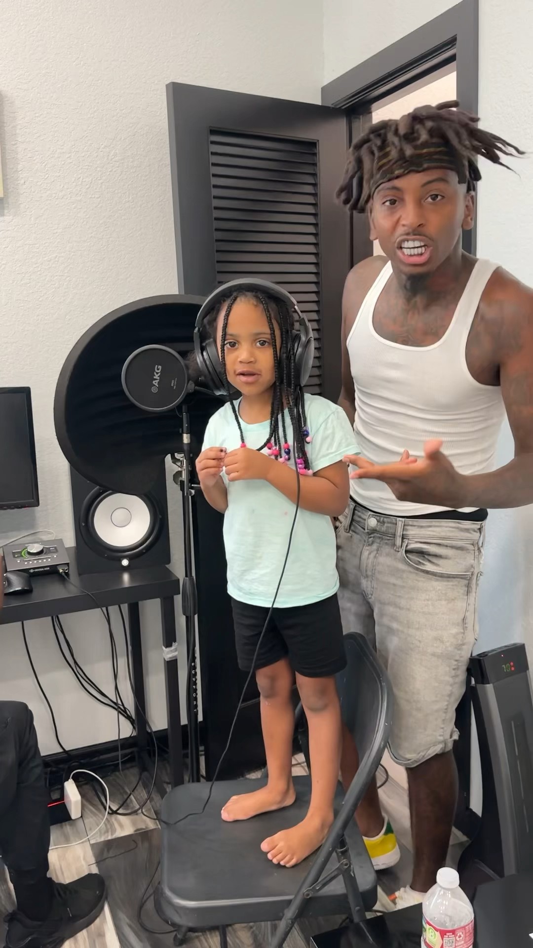 Londyn makes her first song in the studio #shorts