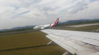 Sriwijaya Air Boeing 737-300 Take Off from Tanjung Pandan Airport