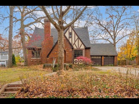 2085 Pontiac Drive, Sylvan Lake, MI home video tour