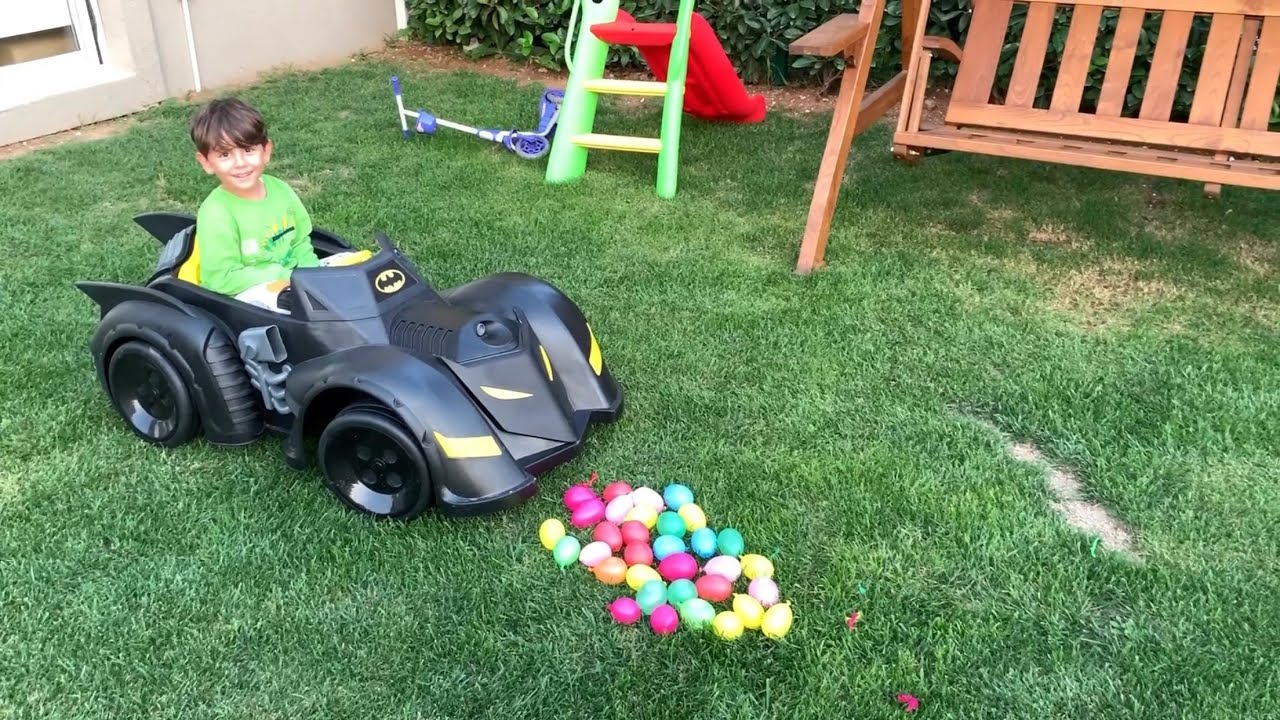 Yusuf batmobil akülü arabasına binip su balonlarını patlattı😂Sonra scooter ve traktörle de ezdi😱👻