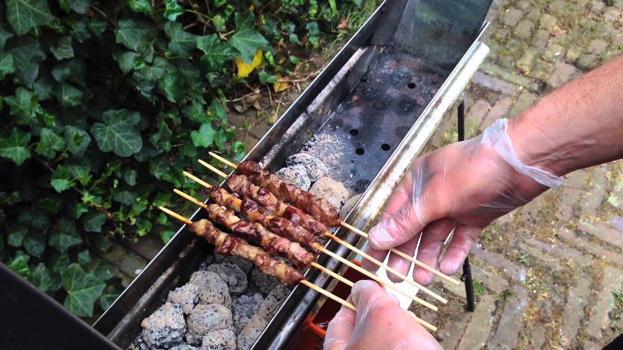 Coe fare gli arrosticini abruzzesi a casa: scelta della carne, trucchetti e etodi per
