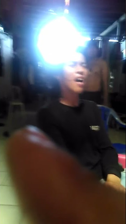 Ngintip tetangga kos ganti baju