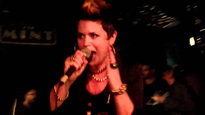 Shelly Fairchild - Kiss Me (8/17/2011 - Los Angele...