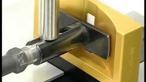 Bore gauge with rectangular foot: zeroing operation.