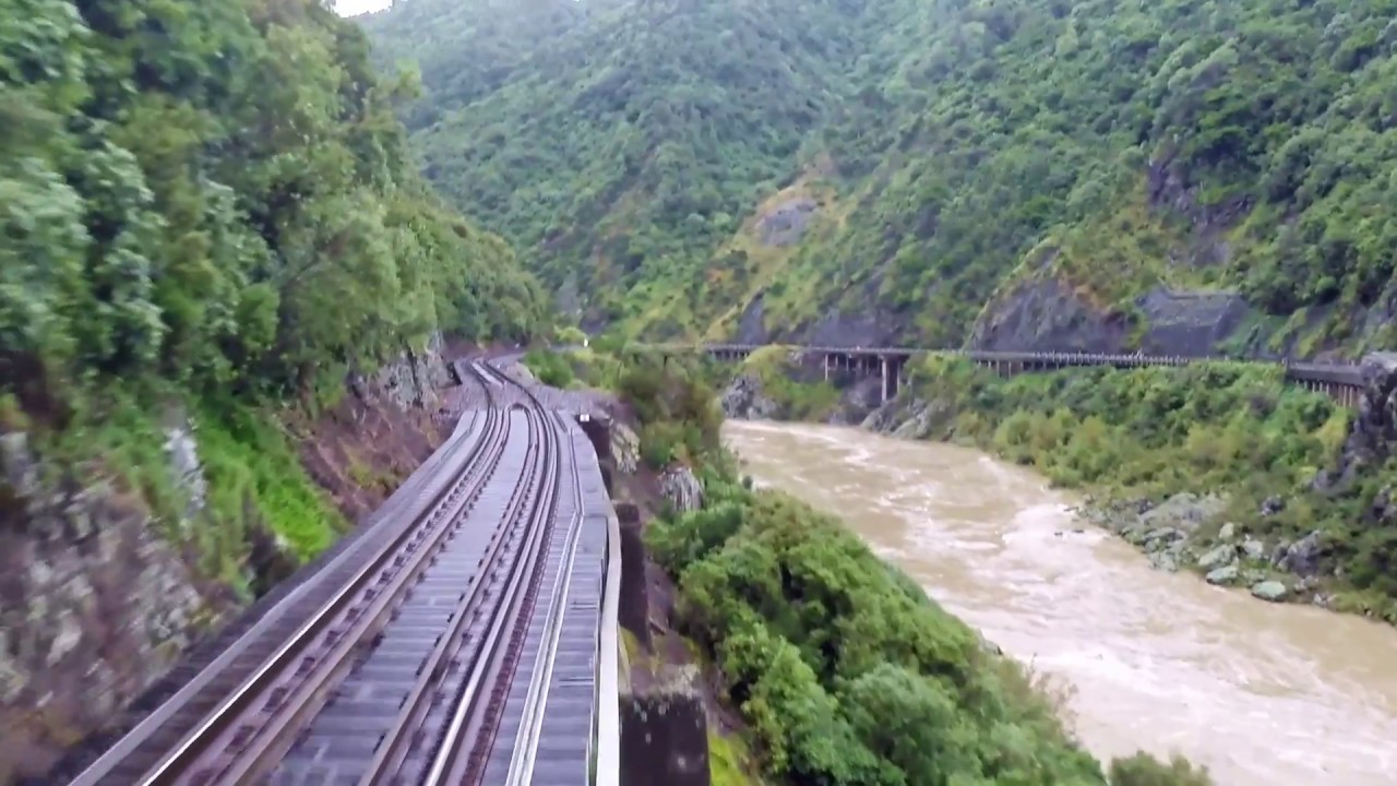 Manawatu Gorge - Driver and Passenger views of the raging river below.