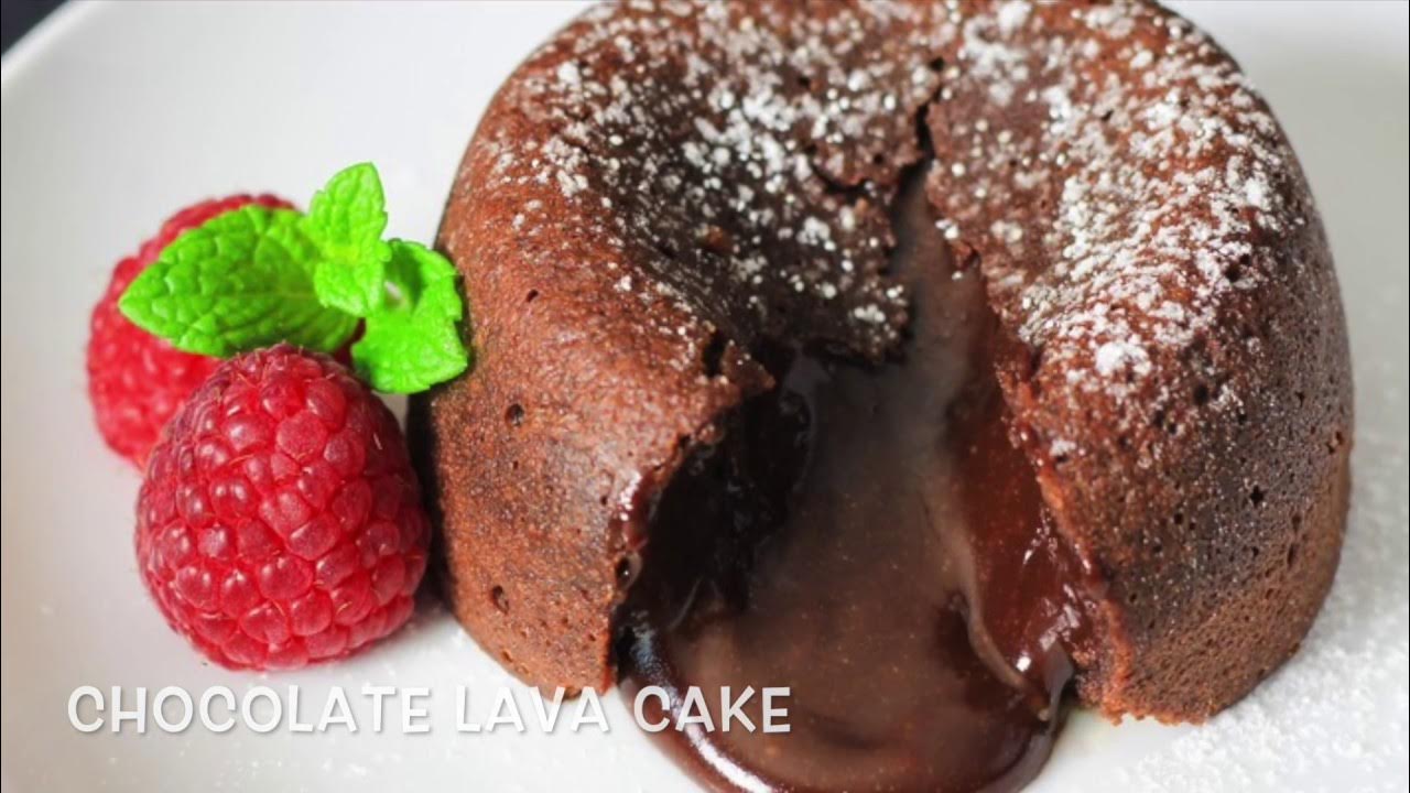 Кекс жидкий внутри. Лава кейк. Шоколадная лава. Chocolate Lava Cake. Шоколад лава лава.