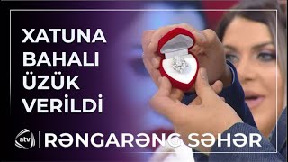 Məşhur produsser canlı efirdə Xatuna bahalı üzük hədiyyə etdi / Rəngarəng Səhər Resimi