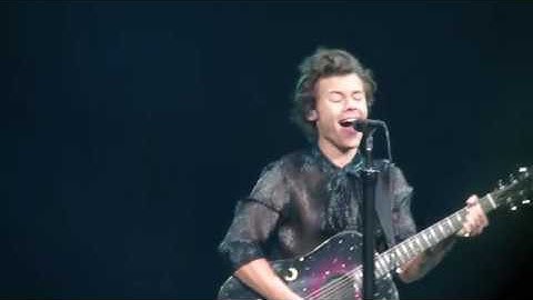 Harry talking + Just A Little Bit Of Your Heart - Harry Styles - 7/7/18 - KeyArena - Seattle, WA