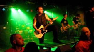 Emmure  10 Signs You Should Leave  Hq