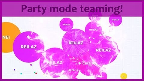 Agar.io - Teaming with a random in party mode!