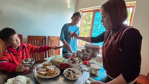 Bữa cơm gia đình làng quê vùng núi bắc ninh việt nam