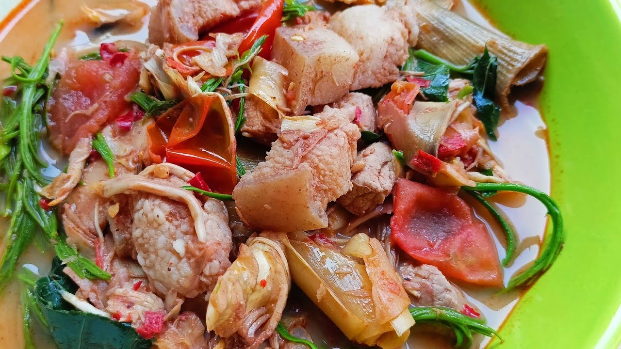 แกงหัวปลีหมูสามชั้น แกงแบบเหนือ ลำแต๊ๆ จ้าว ( Banana blossom curry with