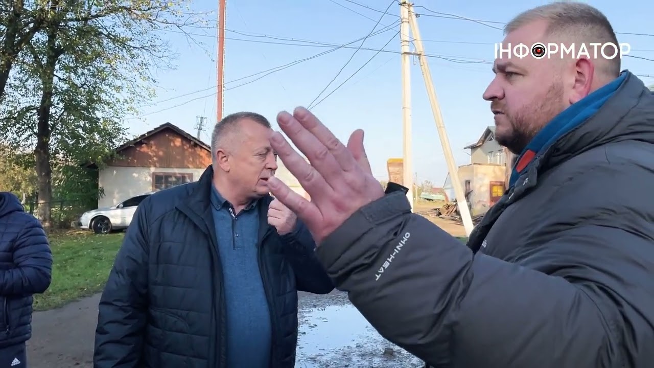 На Коломийщині люди перекривали дорогу, вимагаючи її ремонту