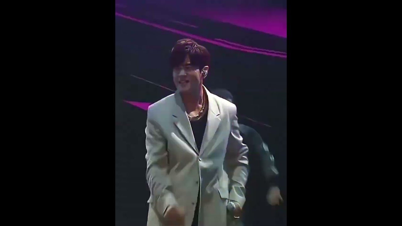 Aaron Kwok & Jay Chou dance Baby Shark!