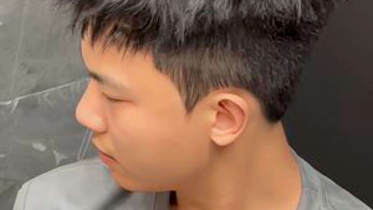 M形发际线剪烫教程 内容太多了，保留了很多的干货，请认真观看#m形发际线 #钢夹塑型烫