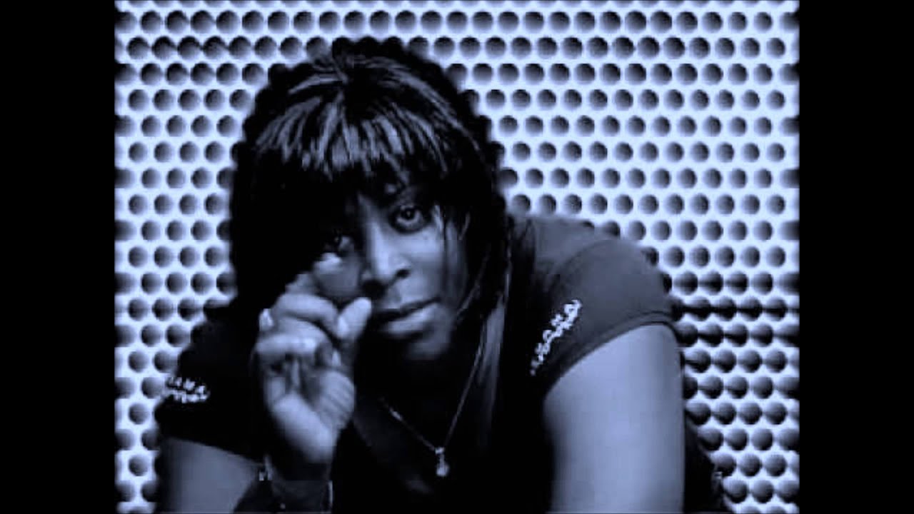 Suzy l'intouchable  -  Eza Nnom