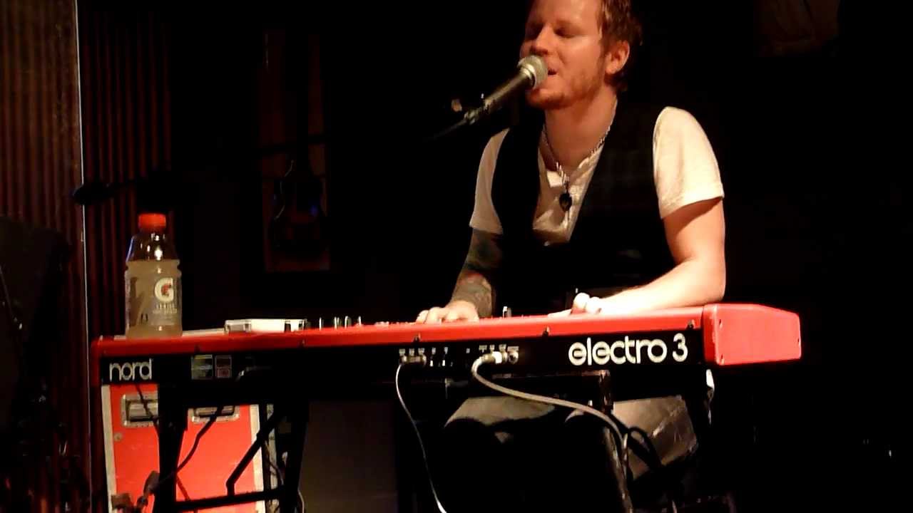 Zach Myers, Zack Mack and Adam Ollendorff performing Sitting On The Dock Of The Bay in Nashville