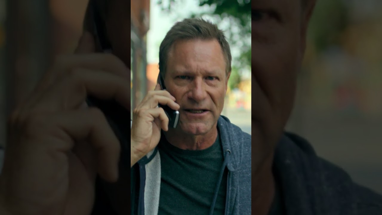 The official trailer for Model Citizen! #modelcitizen #aaroneckhart #warnerbros