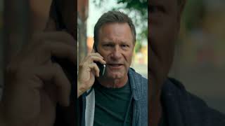 The official trailer for Model Citizen! #modelcitizen #aaroneckhart #warnerbros