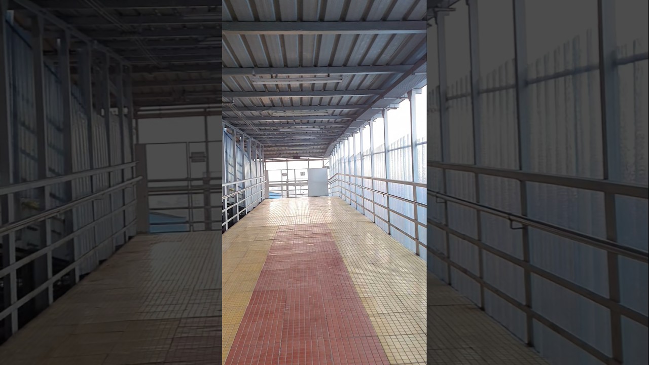 12627 Karnataka Superfast Express Clear Announcement at Bhusaval Jn. 