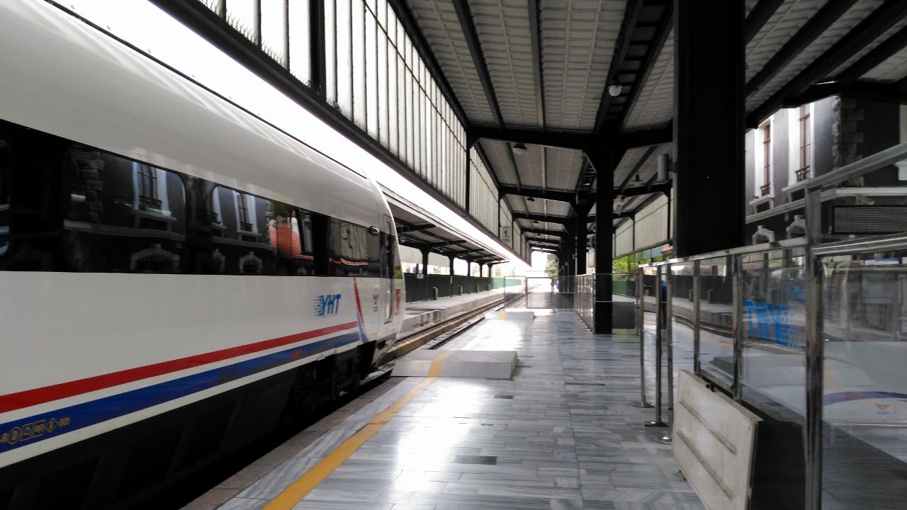 Поезд в стамбул. Скоростные поезда в Марокко. Поезд Стамбул Анкара. TCDD ht65000. Поезда метро Анкара.