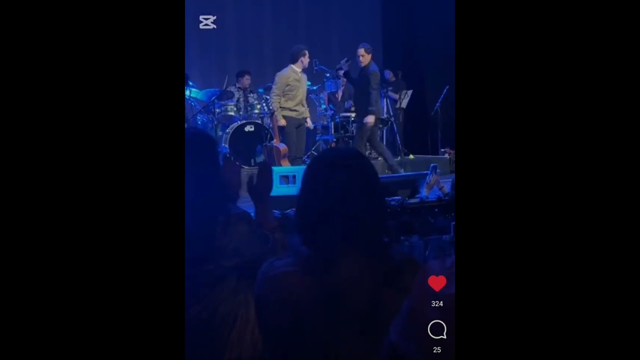Mario le canta a Mar Lo Pasado Pasado 😍🦁🐊