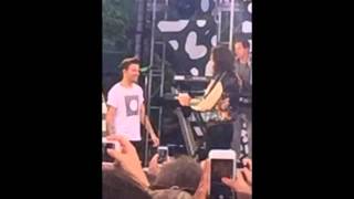 We have a secret. -Larry Stylinson