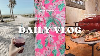 Daily Vlog: 1st Beach Day! Downtown Fort Myers, Lilly Pulitzer & Dog Treats | Authentically Maureen