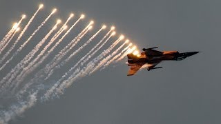 F16 fighter yet shooting flares