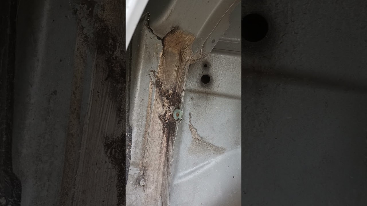 Как снять бачок омывателя на Ford C-Max - YouTube