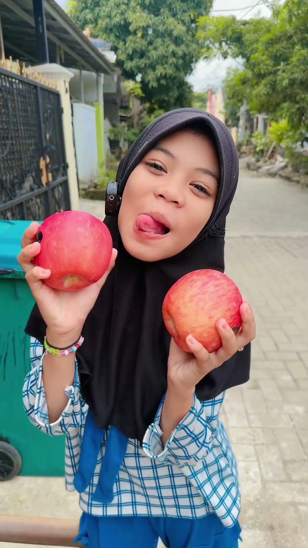 STRAWBERRY MANGGA APEL LAGI YUK ? #shorts