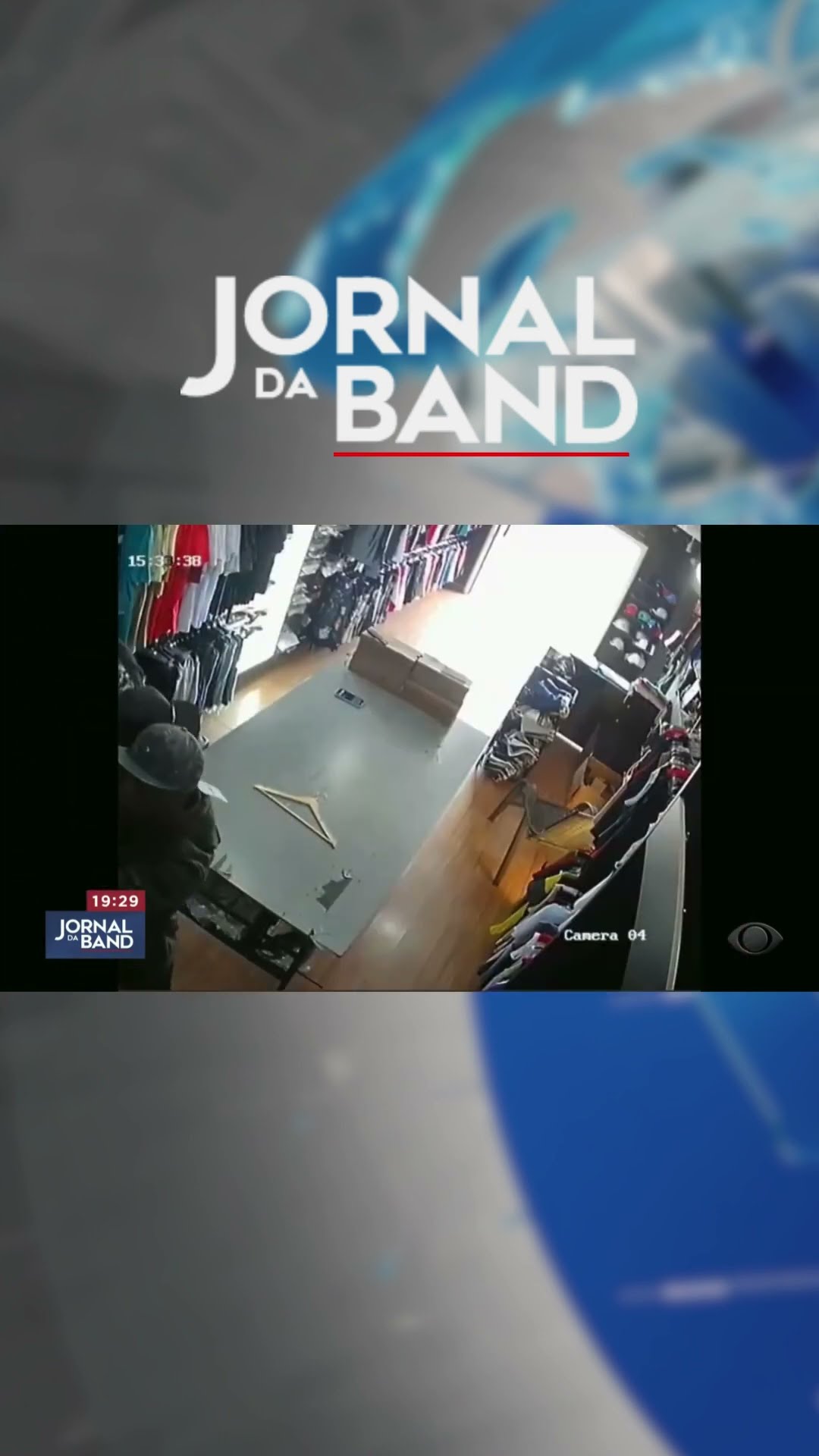 Criminoso atira na própria perna ao assaltar loja de roupas #shorts