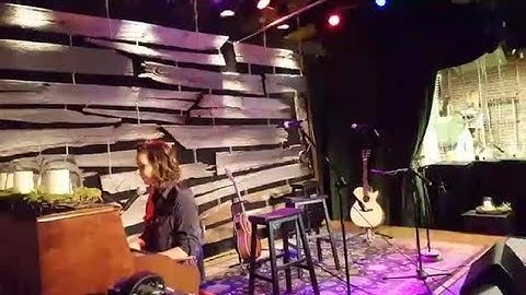 P L x Tangled Strings Open Mic Sessions Laura