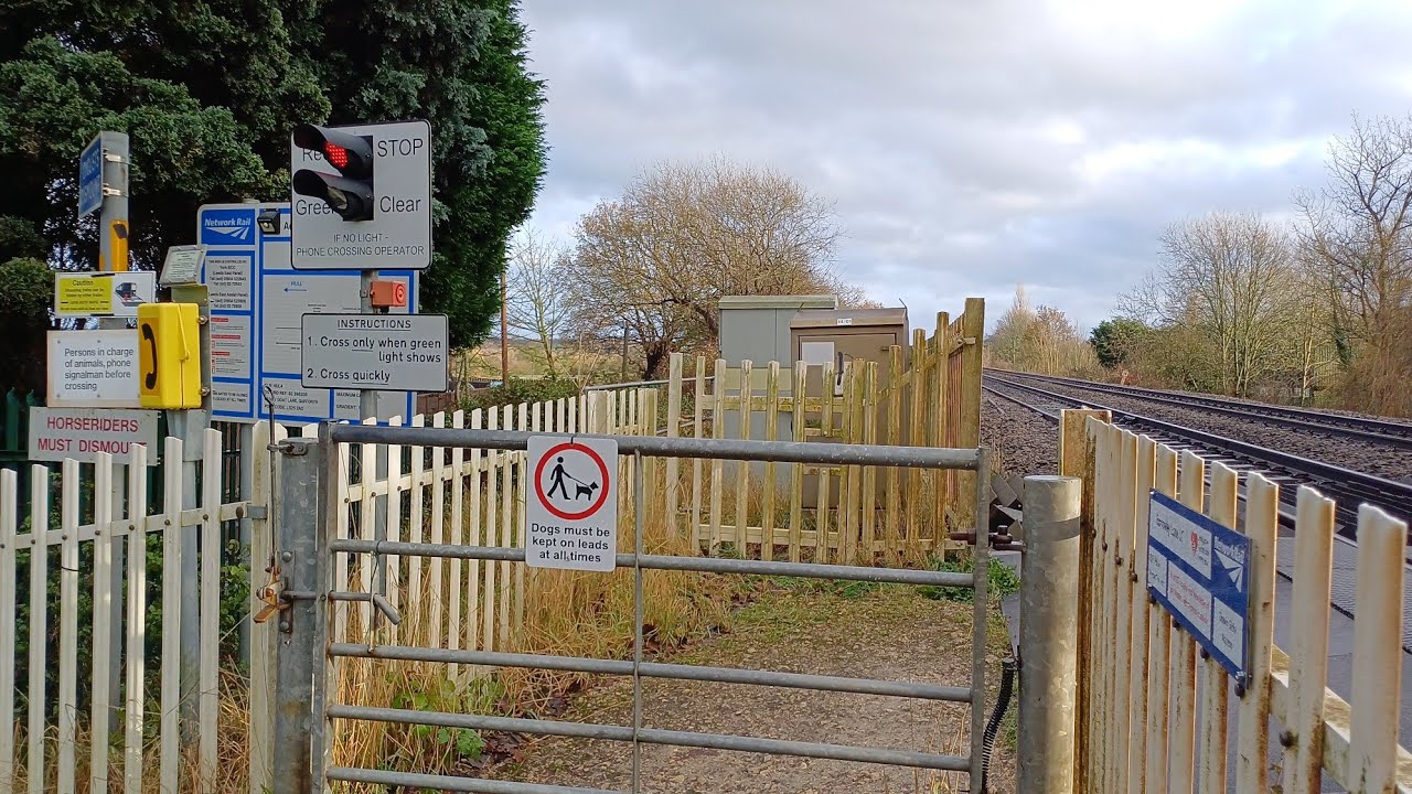(Featuring a long activation with no trains) Barrowby Lane Level Crossing (9th December 2023