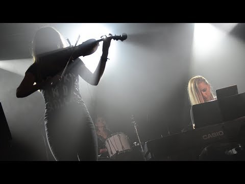 видео: Рок-хиты - Just Play (концерт в Москве)