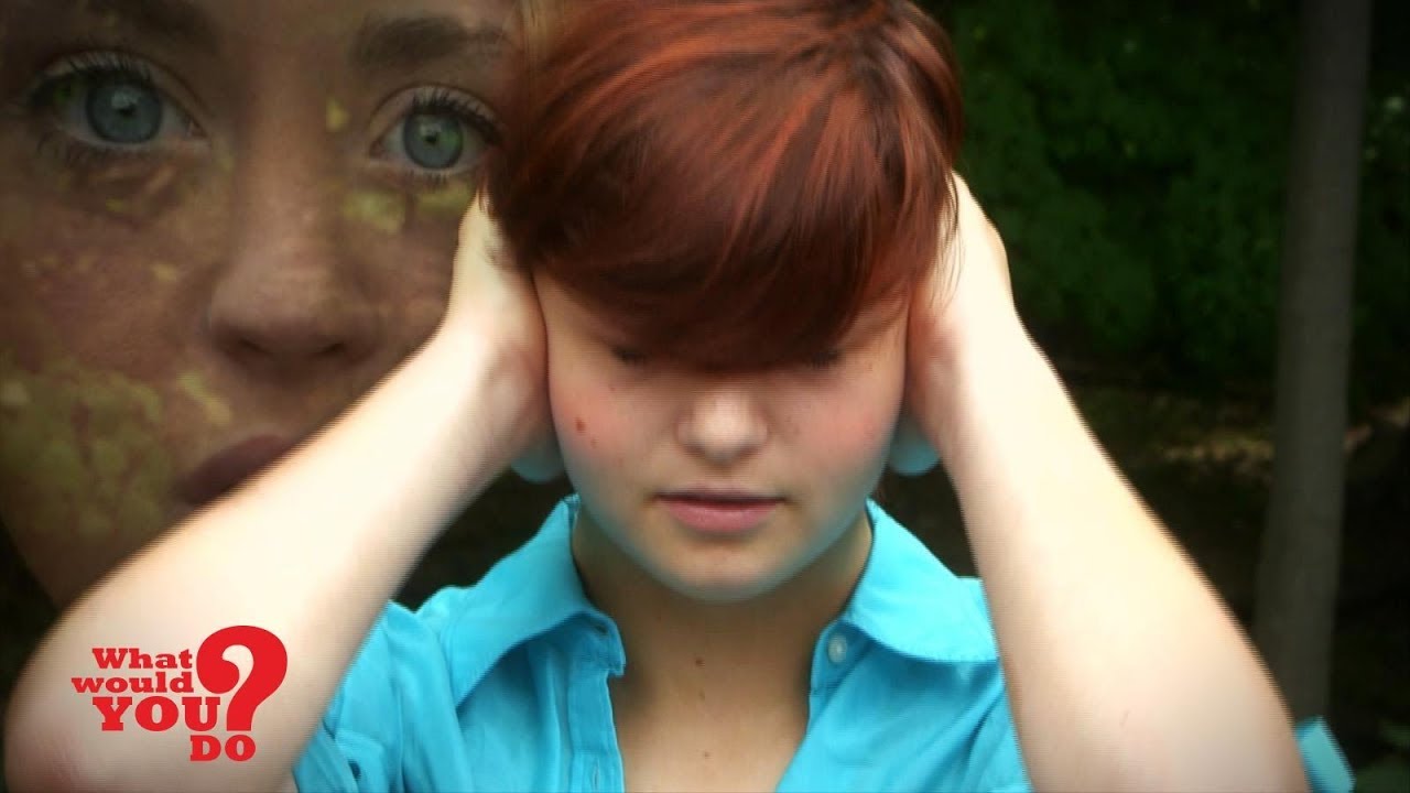 Strangers Stand Up For Teen Fat-Shamed By Mean Girls