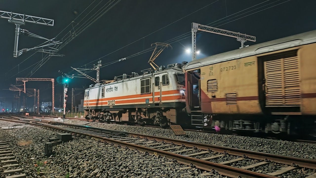 Dangerous High Speed Night Trains Actions: WAP-7+WAP-4 LHB & ICF Trains | Indian Railways