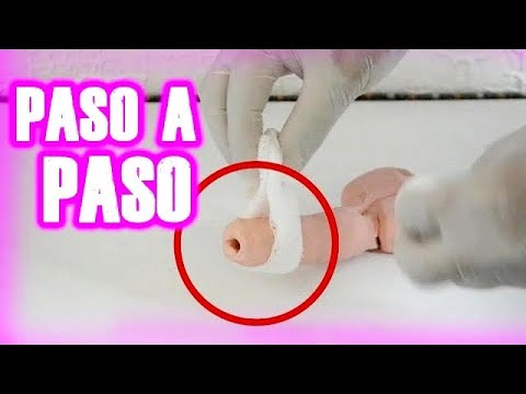 Video: Cómo insertar un catéter masculino (con imágenes)