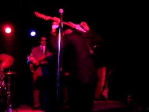 dap kings nervous like me Dap-king behind the head guitar solo