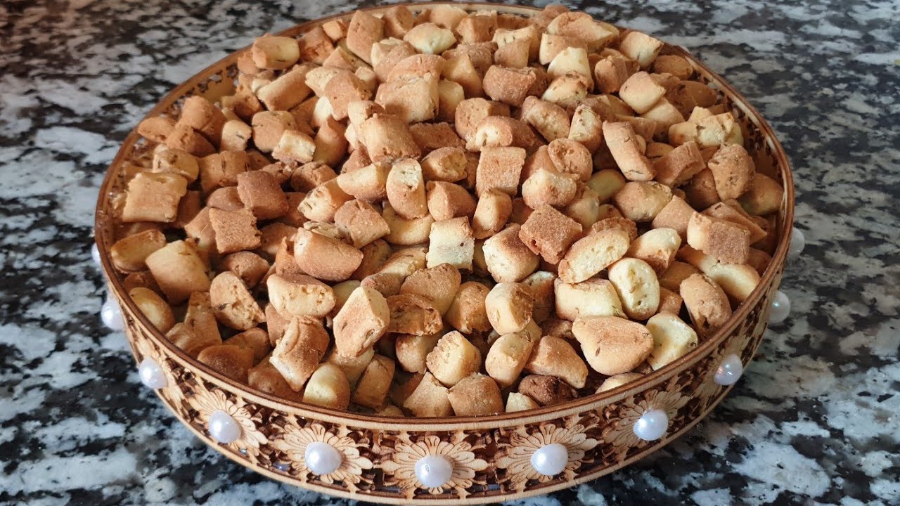 كعك / قريشلات حلوين بالنافع وسمسم بدون غلوتين أو جلوتين