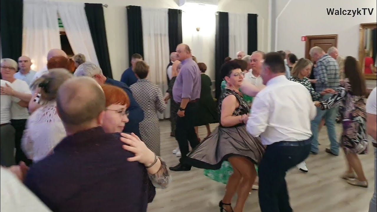 NIECH ZABAWA DALEJ TRWA a ludzie bawią się na ile sił wystarczy