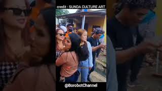 the beautiful one joins in the dancing...#karnaval #senireakkombinasi #shortvideo #fyp