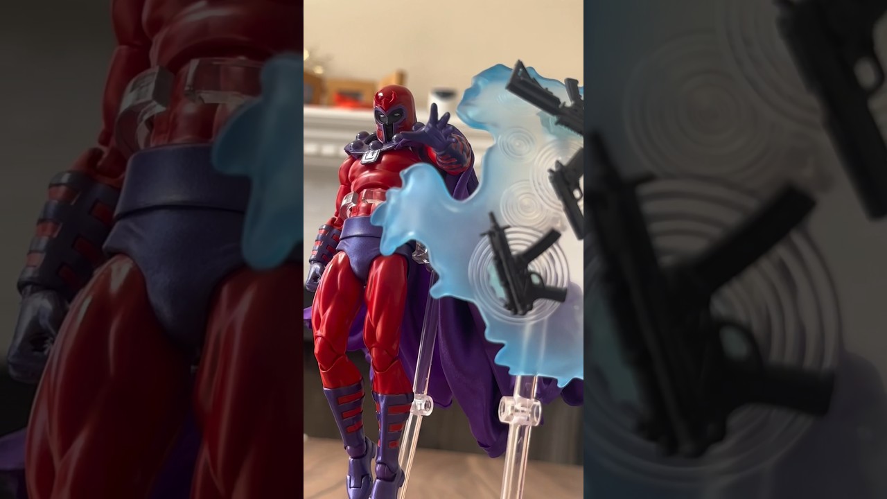 Posing MAFEX Magneto 🧲 