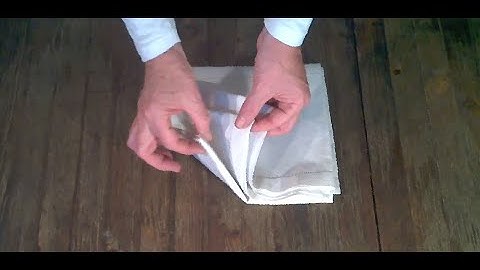 How to ... lay out a table cloth as a Pro