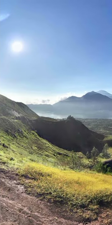 story wa pemandangan alam di siang hari.