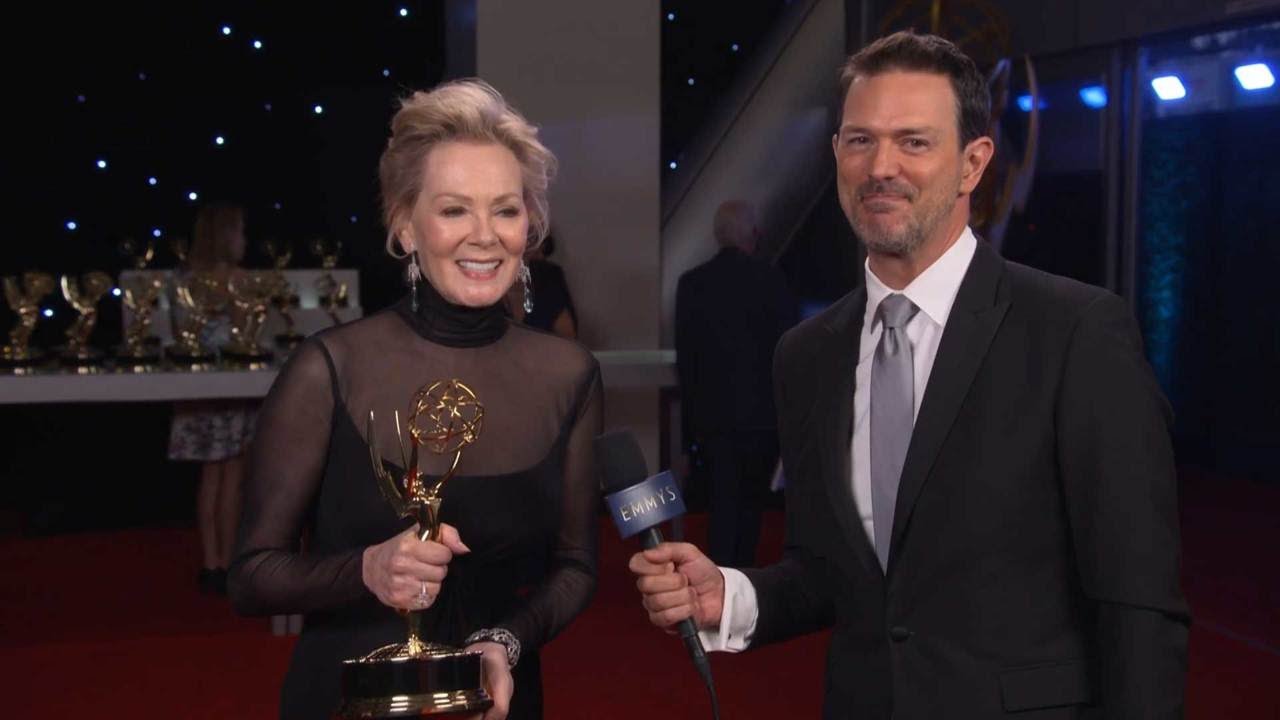 Jean Smart Wins Emmy for 'Hacks' as Best Actress in a Comedy Series